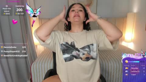 Snapshot of atena_cuteee chatting on 01/11/25, 05:20 sofia online show from 01/11/25, 05:20