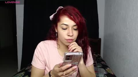 Snapshot of atena_messy chatting on 01/05/25, 03:22 atena messy online show from 01/05/25, 03:22