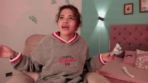 Snapshot of atenajb chatting on 01/04/25, 06:19 ATENA online show from 01/04/25, 06:19