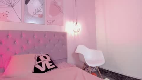 Snapshot of atenajb chatting on 10/03/25, 03:47 ATENA online show from 10/03/25, 03:47