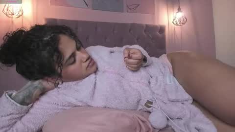 Snapshot of atenajb chatting on 10/20/25, 08:26 ATENA online show from 10/20/25, 08:26