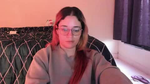 Snapshot of atenas__05 chatting on 05/16/26, 10:36 atenas online show from 05/16/26, 10:36