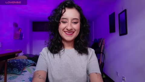 Snapshot of atenea_dragon__ chatting on 11/26/25, 08:54 Atenea online show from 11/26/25, 08:54