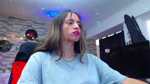 Snapshot of ateneasairce chatting on 01/18/25, 05:15 Atenea online show from 01/18/25, 05:15