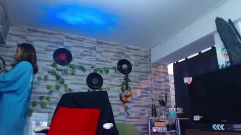 Snapshot of ateneasairce chatting on 01/21/25, 06:02 Atenea online show from 01/21/25, 06:02