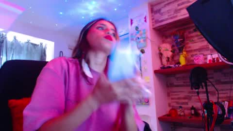 Snapshot of ateneasairce chatting on 02/20/25, 02:57 Atenea online show from 02/20/25, 02:57