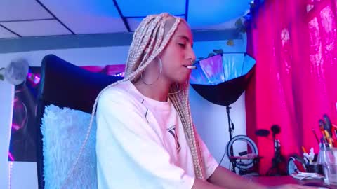 Snapshot of ateneasairce chatting on 09/24/25, 03:26 Atenea online show from 09/24/25, 03:26