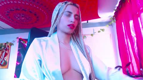 Snapshot of ateneasairce chatting on 10/24/25, 02:02 Atenea online show from 10/24/25, 02:02