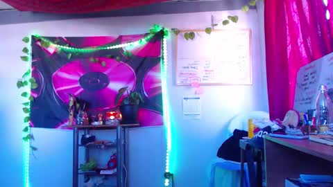 Snapshot of ateneasairce chatting on 12/01/25, 01:16 Atenea online show from 12/01/25, 01:16