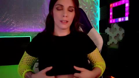 Snapshot of athenaautumn chatting on 10/16/25, 02:23 Athena Autumn online show from 10/16/25, 02:23