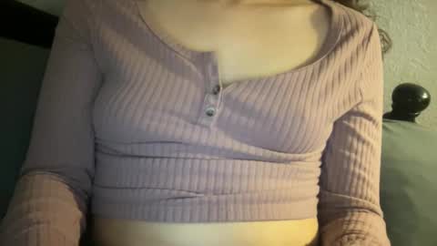 Snapshot of athenagirl69 chatting on 01/08/25, 08:38 athenagirl69 online show from 01/08/25, 08:38