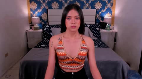 Snapshot of athenaheart chatting on 01/24/25, 10:32 Ady online show from 01/24/25, 10:32