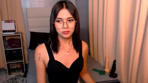 Snapshot of athenaheart chatting on 02/28/25, 12:21 Ady online show from 02/28/25, 12:21