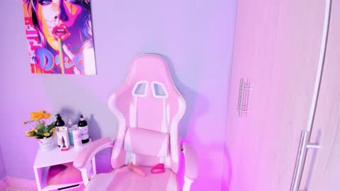 Snapshot of athenea__fox chatting on 11/24/25, 11:54 athenea__fox online show from 11/24/25, 11:54