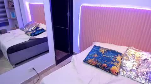 Snapshot of athenea_brown chatting on 12/18/24, 03:58 Athenea online show from 12/18/24, 03:58