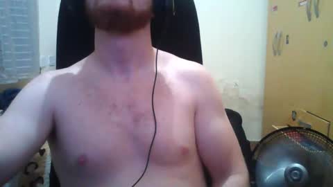 Snapshot of athleticboyy chatting on 01/22/25, 10:59 Paul Van online show from 01/22/25, 10:59