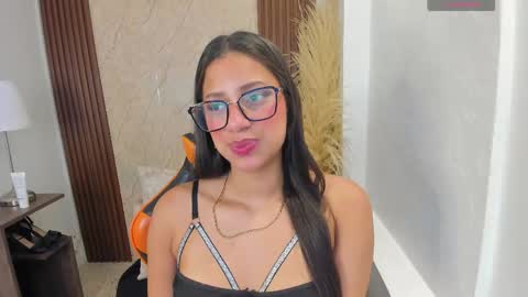 Atiena online show from 05/26/26, 06:15