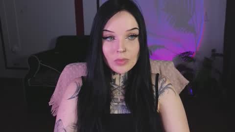 online every day between 10am-23pm online show from 11/13/25, 08:02