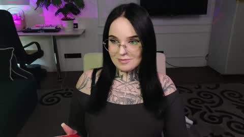 online every day between 10am-23pm online show from 04/11/26, 06:18