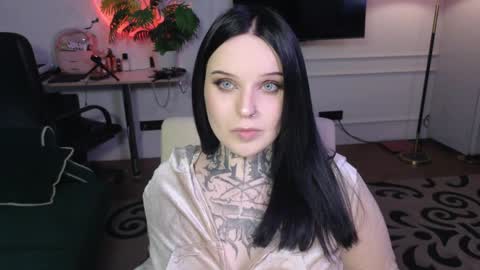online every day between 10am-23pm online show from 05/17/26, 07:39