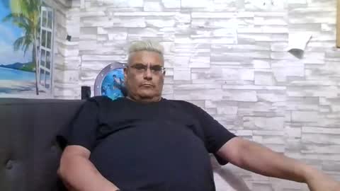 Snapshot of atr2424293280 chatting on 11/29/25, 12:19 A online show from 11/29/25, 12:19