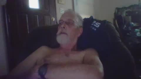 Snapshot of atsluber chatting on 09/25/25, 10:35 atsluber online show from 09/25/25, 10:35