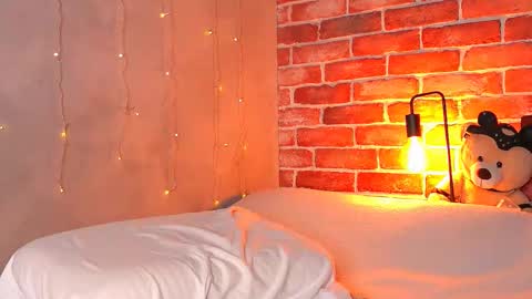 Sarah Doll online show from 10/09/25, 11:14