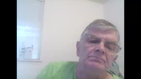 Snapshot of audiseattle123 chatting on 11/04/25, 07:24 audiseattle123 online show from 11/04/25, 07:24