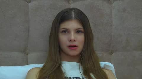 Audrey online show from 02/08/25, 02:05