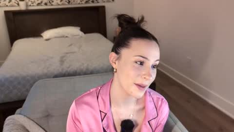 Miss Audrey online show from 02/02/25, 10:39