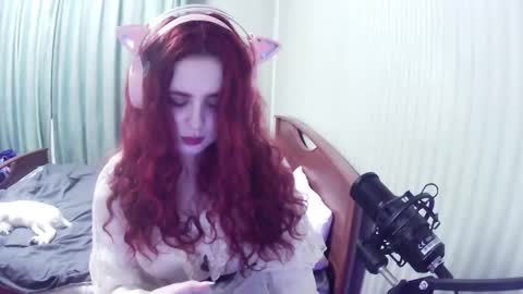 Snapshot of augustinefegett chatting on 10/26/25, 06:25 Emiko online show from 10/26/25, 06:25