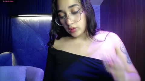 aura_cute_ online show from 03/27/26, 08:26