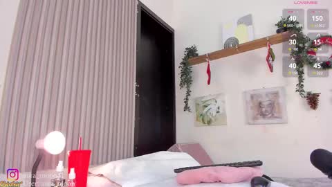 Snapshot of aura_moon chatting on 12/17/24, 10:34 Hello I am Marcela follow me on my instagram aura moon11 online show from 12/17/24, 10:34