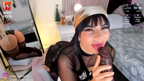 Snapshot of aura_moon chatting on 01/01/25, 10:56 Hello I am Marcela follow me on my instagram aura moon11 online show from 01/01/25, 10:56