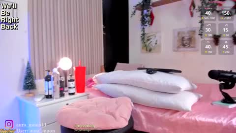 Snapshot of aura_moon chatting on 01/12/25, 10:34 Hello I am Marcela follow me on my instagram aura moon11 online show from 01/12/25, 10:34