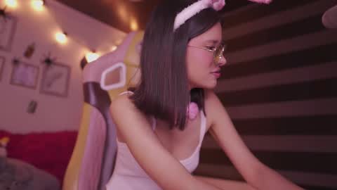 Snapshot of aura_rouss chatting on 10/30/25, 12:12 aura_rouss online show from 10/30/25, 12:12