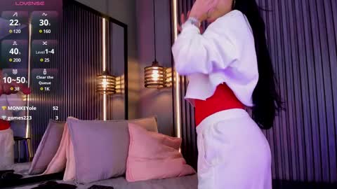 Snapshot of aurabakers chatting on 02/25/25, 03:38 Aura online show from 02/25/25, 03:38