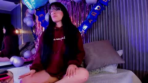 Snapshot of aurabakers chatting on 03/12/25, 12:47 Aura online show from 03/12/25, 12:47