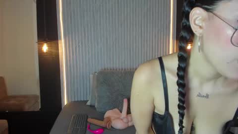 Snapshot of aurabakers chatting on 10/10/25, 03:16 Aura online show from 10/10/25, 03:16