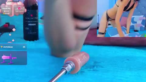 Snapshot of auraross chatting on 02/18/25, 07:09 Aura online show from 02/18/25, 07:09