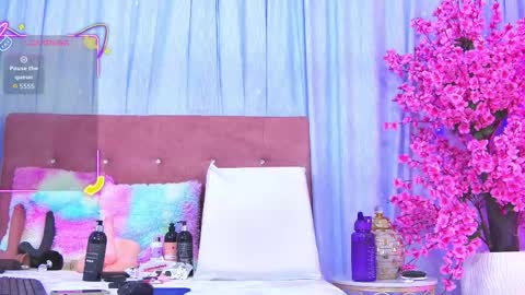 Snapshot of auraross chatting on 01/14/26, 07:08 Aura online show from 01/14/26, 07:08