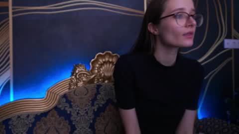 Snapshot of aureliavyxen chatting on 12/15/25, 10:14 Aurelia online show from 12/15/25, 10:14