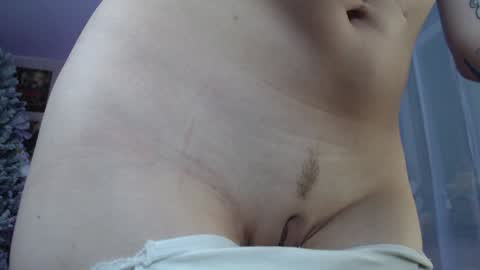 Snapshot of aurora__cute chatting on 12/17/24, 08:21 Auroraa Cute online show from 12/17/24, 08:21