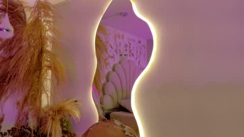 AURORA online show from 04/12/26, 01:05