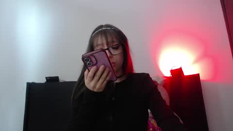 Snapshot of aurora_blossom__ chatting on 10/22/25, 06:40 Aurora online show from 10/22/25, 06:40