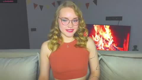 Snapshot of aurora_golden chatting on 12/04/24, 03:54 Kate online show from 12/04/24, 03:54
