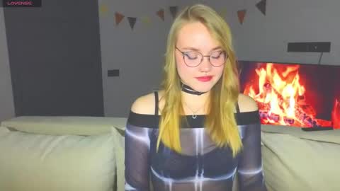 Snapshot of aurora_golden chatting on 12/05/24, 03:50 Kate online show from 12/05/24, 03:50