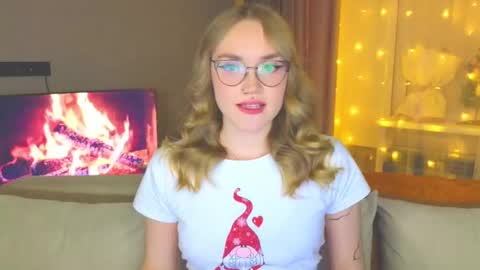 Snapshot of aurora_golden chatting on 12/26/24, 07:05 Kate online show from 12/26/24, 07:05