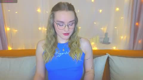 Snapshot of aurora_golden chatting on 03/07/25, 07:16 Kate online show from 03/07/25, 07:16