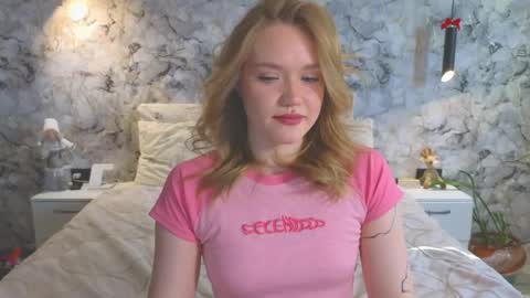 Kate online show from 05/05/26, 01:13
